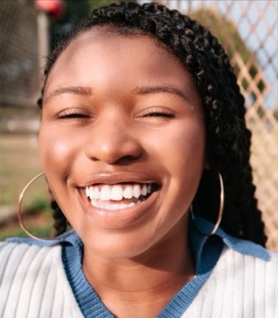 Deep skin, open smile: glam preset