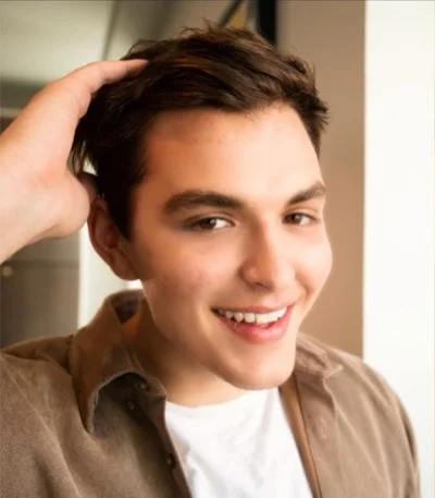 Male, stubble: glam preset